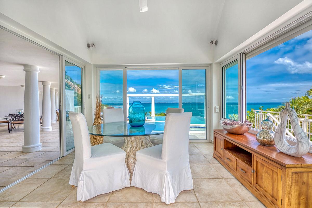 Luxury Pool Villa St Martin - Outdoor dining area